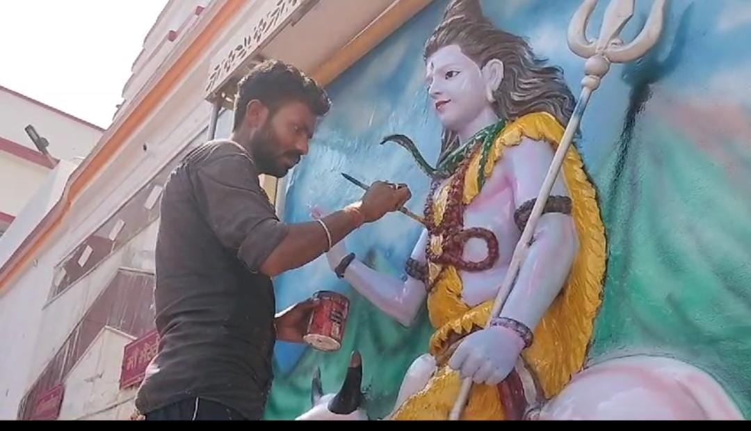 दुमका:बाबा बासुकीनाथ धाम में जोर शोर से चल रही है महाशिवरात्रि की तैयारी, मंदिर प्रांगण में रंगो रोगन शुरु, पढ़ें इस साल क्या है खास
