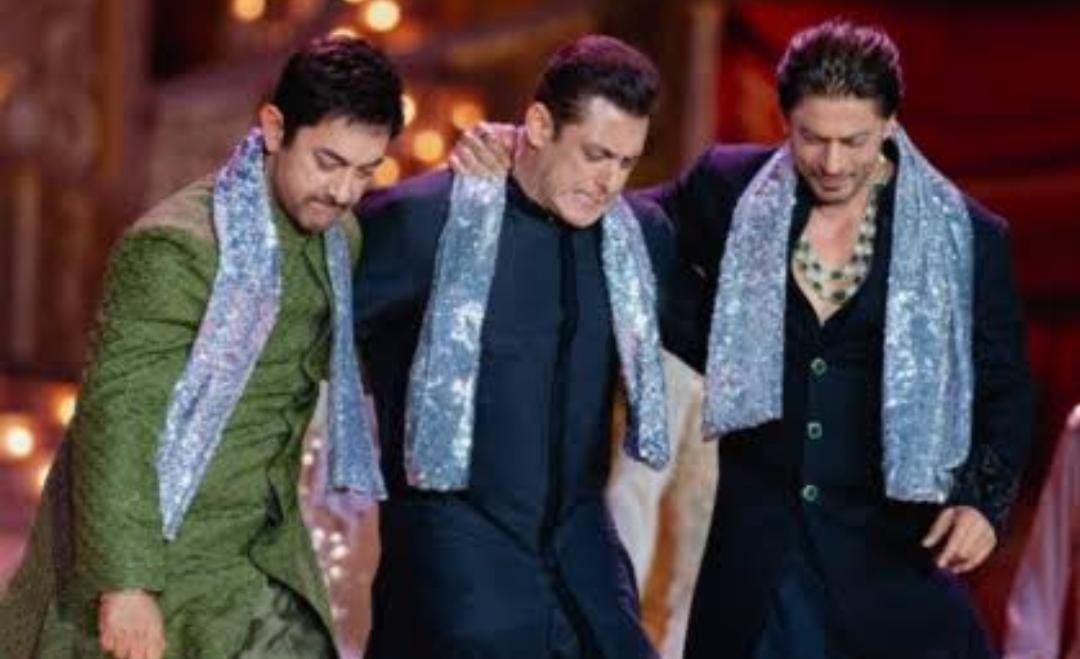 मुकेश अंबानी ने दर्शकों की अधूरी ख्वाहिश की पूरी! एक साथ तीनों खान को झूमने पर किया मजबूर, पढ़ें कैसे गलत साबित हुए शाहरुख खान