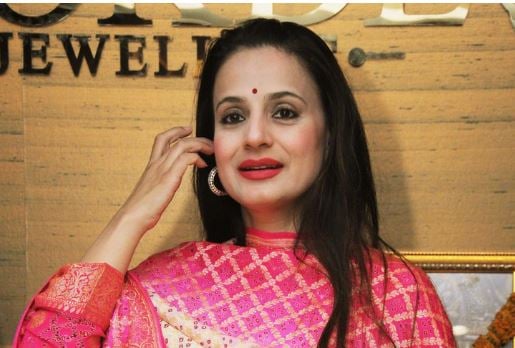 चेक बाउंस मामले में समझौते के लिए राजी हुई अमिषा पटेल, पोने तीन करोड़ देने के लिए तैयार