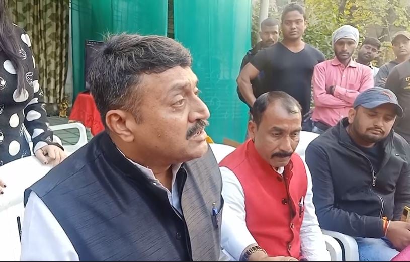 प्रेस कॉन्फ्रेंस में फूट-फूटकर रोये कांग्रेस नेता वैभव सिन्हा, की निष्पक्ष जांच की मांग