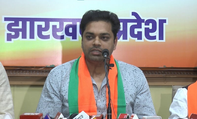 ‘झारखंड सरकार बाहरियों को बेच रही 70 फीसदी नौकरियां, बीजेपी विधायक अमित मंडल ने कहा- 4 साल में JSSC और JPSC नहीं कर पायी तीन हजार से अधिक नियुक्तियां