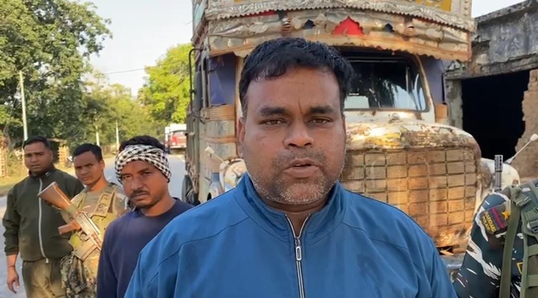 लोहरदगा में चोरी और गुमला में कार्रवाई! पुलिस ने चार अवैध बॉक्साइट ट्रक को किया जब्त, पढ़ें कैसे जंगलों को लूट मालामाल हो रहे है माफिया