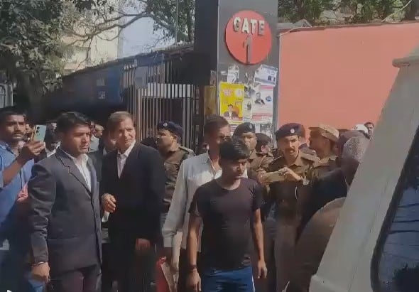 Breaking: सिविल कोर्ट मेंं लगे ट्रांसफार्मर में जोरदार  धमाका, तीन लोग हुए घायल,  मुंशी और एक वकील की हालत चिंताजनक