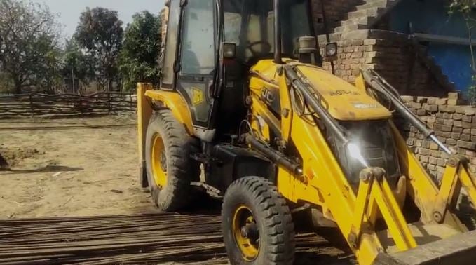 Big Breaking : हज़ारीबाग़ के बड़कागाँव में एक बार फिर से टीपीसी नक्सलियों का उत्पात, जेसीबी और ट्रैक्टर को किया आग के हवाले