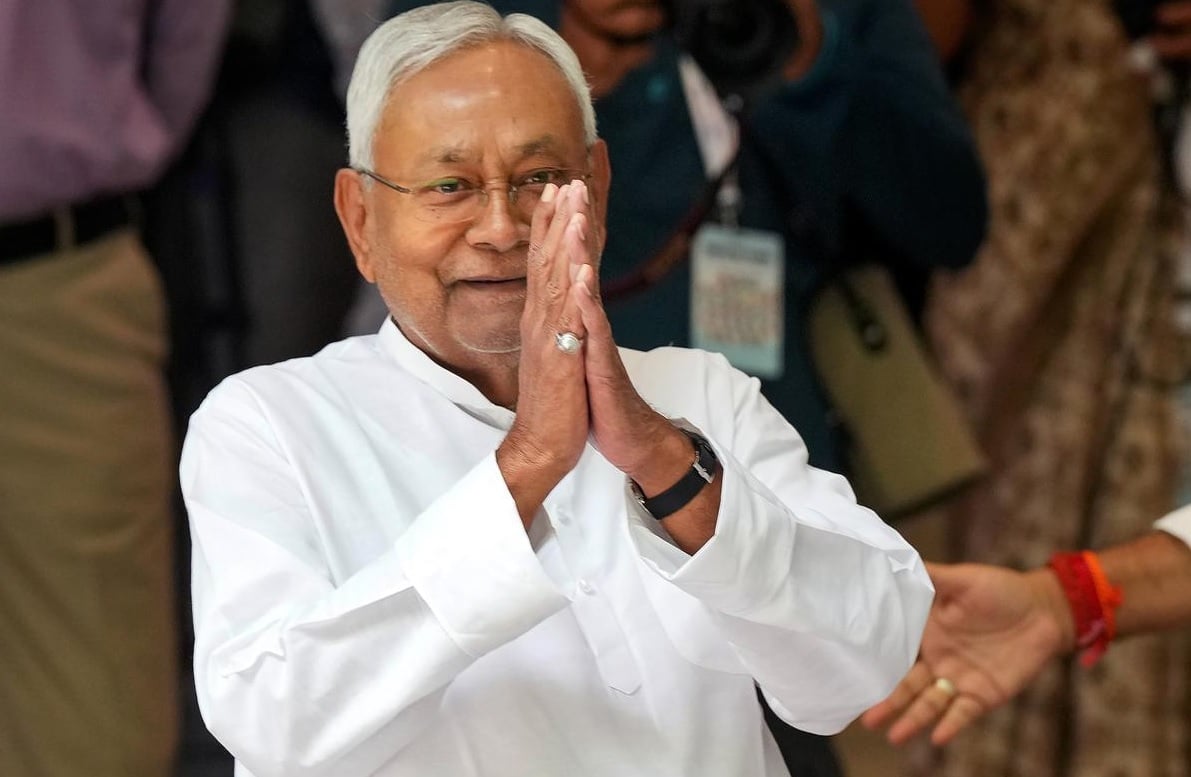 Breaking : बिहार में NDA की हो गयी सीट शेयरिंग, नीतीश कैबिनेट का विस्तार आज, JDU और BJP के करीब डेढ़ दर्जन विधायक लेंगे मंत्री पद की शपथ