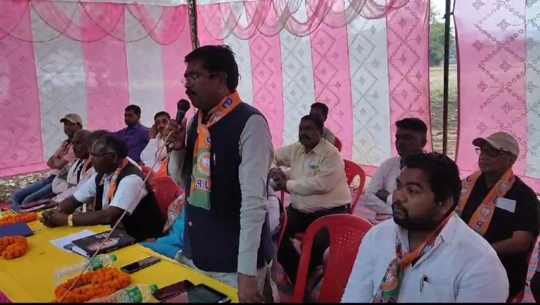 चुनावी विगुल बजते ही गुमला जिला प्रशासन अलर्ट, डीसी ने प्रेसवार्ता कर दी अहम जानकारी, पढ़ें लोहरदगा लोकसभा सीट पर कब होगा मतदान
