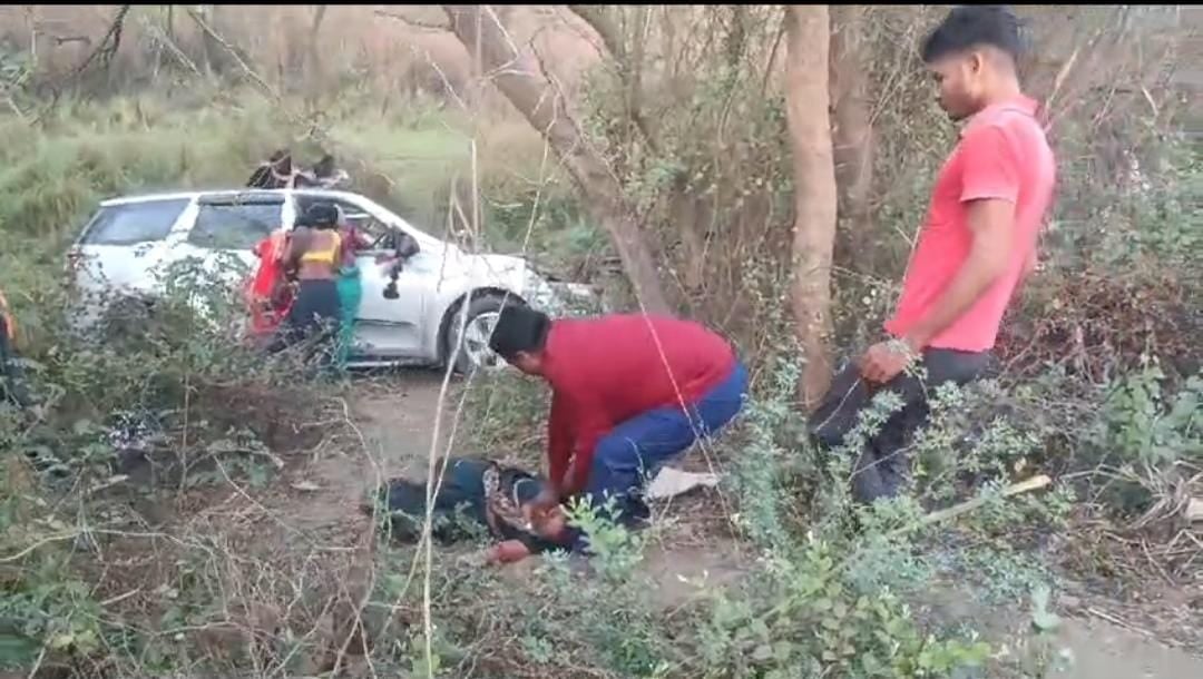 खगड़िया में भीषण सड़क हादसा, कार और ट्रैक्टर की भिड़ंत में 7 लोगों की मौत, तीन घायल
