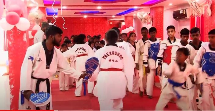 ताइक्वांडो में बच्चों की प्रतिभा निखारने के लिए बेल्ट टेस्ट ग्रेडिंग का आयोजन