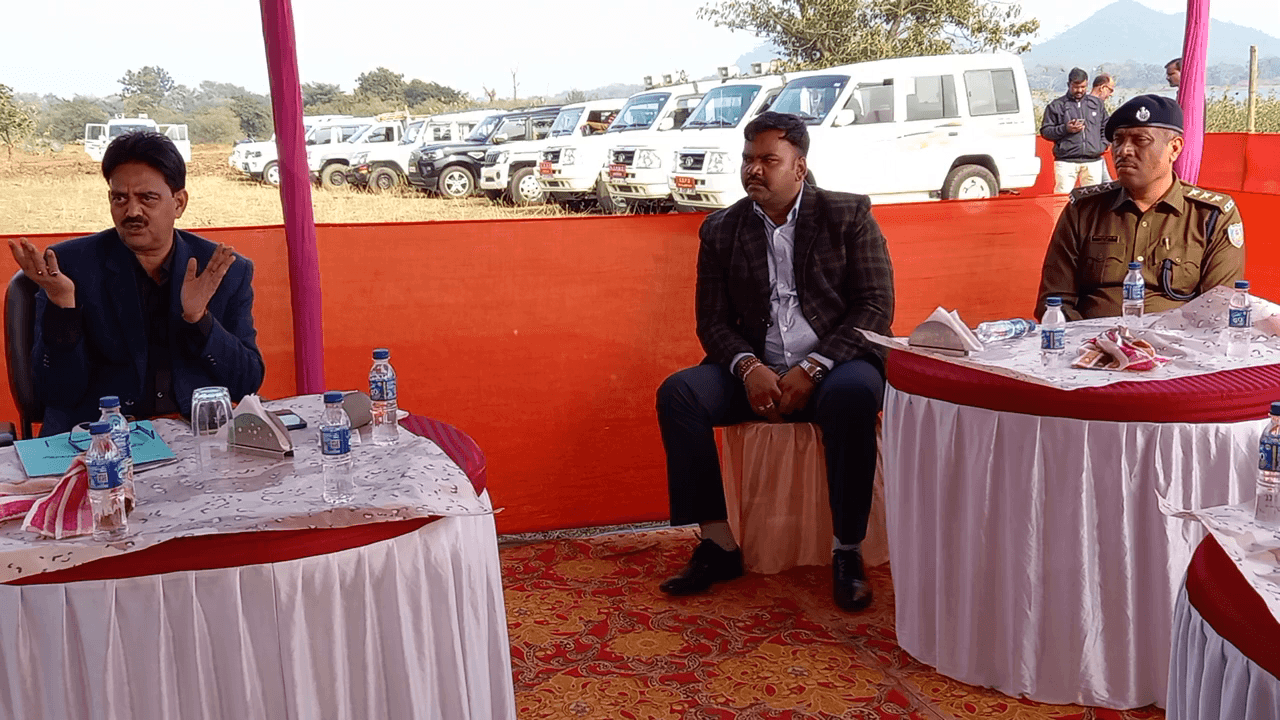 प्राकृतिक वादियों के बीच एसपी ने की क्राइम मीटिंग, पिकनिक स्पॉट पर सुरक्षा का दिया भरोसा