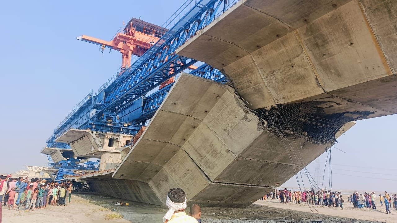 सुपौल में दर्दनाक हादसा! अर्धनिर्मित पुल गिरने से 10 ज्यादा मजदूर दबे, एक की मौत, एनडीआरफ का रेस्क्यू जारी