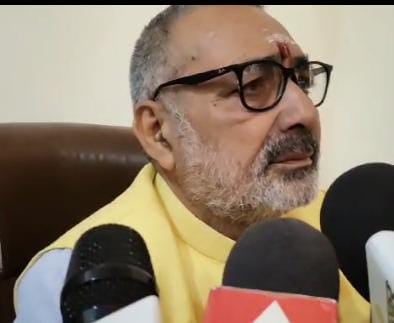 बिहार में कांग्रेस का अस्तित्व खत्म!गिरिराज सिंह ने महागठबंधन पर किया हमला, कहा सीट शेयरिंग पर ऊहापोह की स्थिति में कांग्रेस