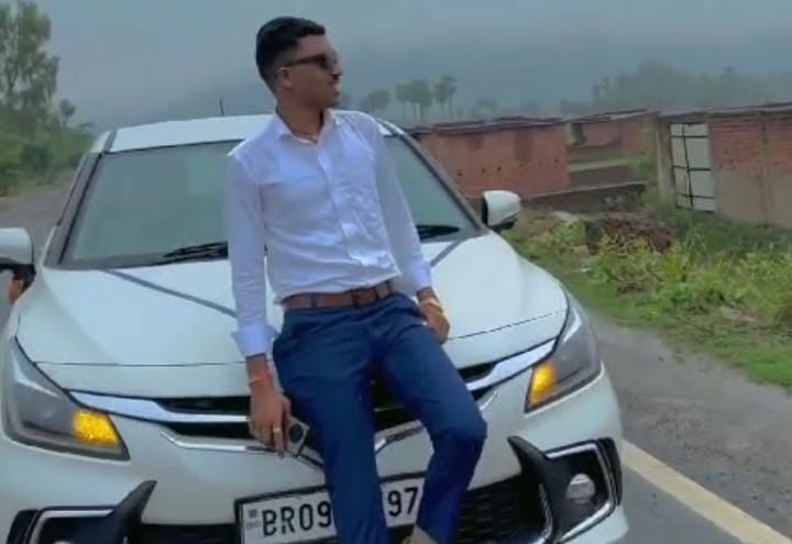 बिहार के इस युवक को रील बनाना पड़ा भारी! नकली DSP बन बनाता था वीडियो, जब साइबर पुलिस को हुई जानकारी तो पढ़ें फिर क्या हुआ