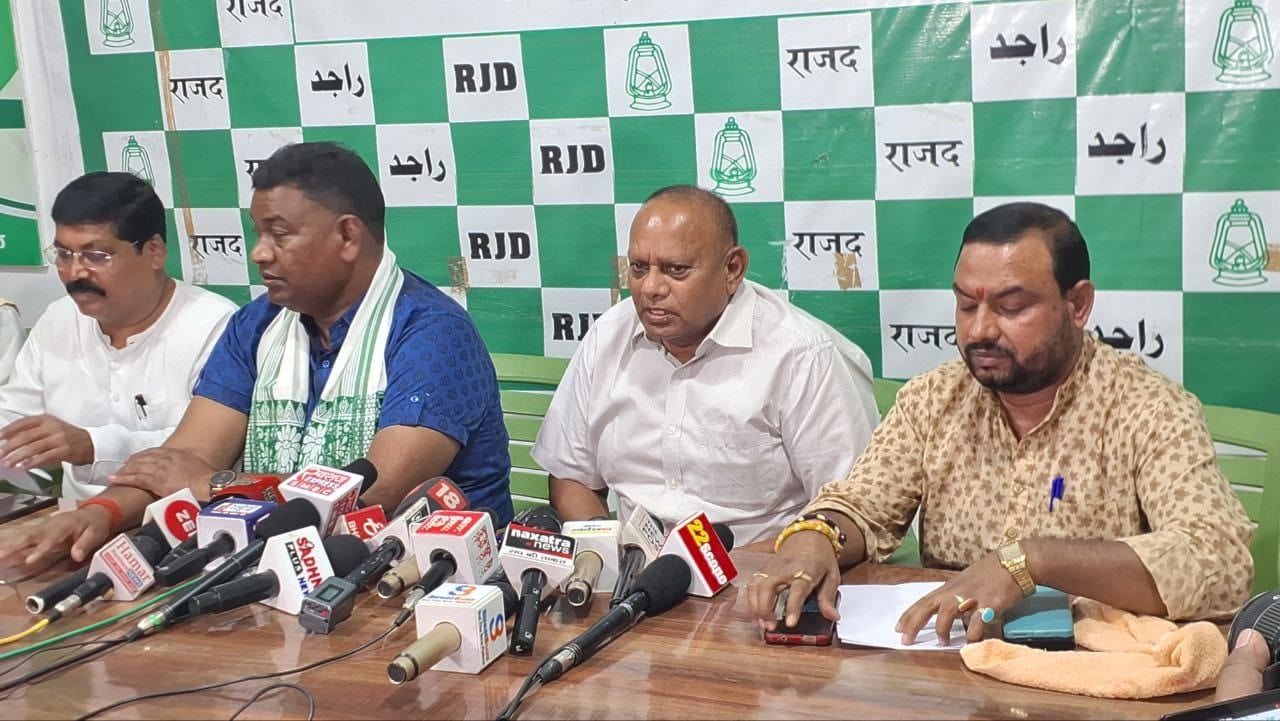 सियासी तापमान: सुबह में गरम शाम होते ही नरम! आखिर क्या है झारखंड में लालू का गेम प्लान! जानिये, कैसे "माय" समीकरण से आगे की सियासी जमीन की तलाश में है राजद