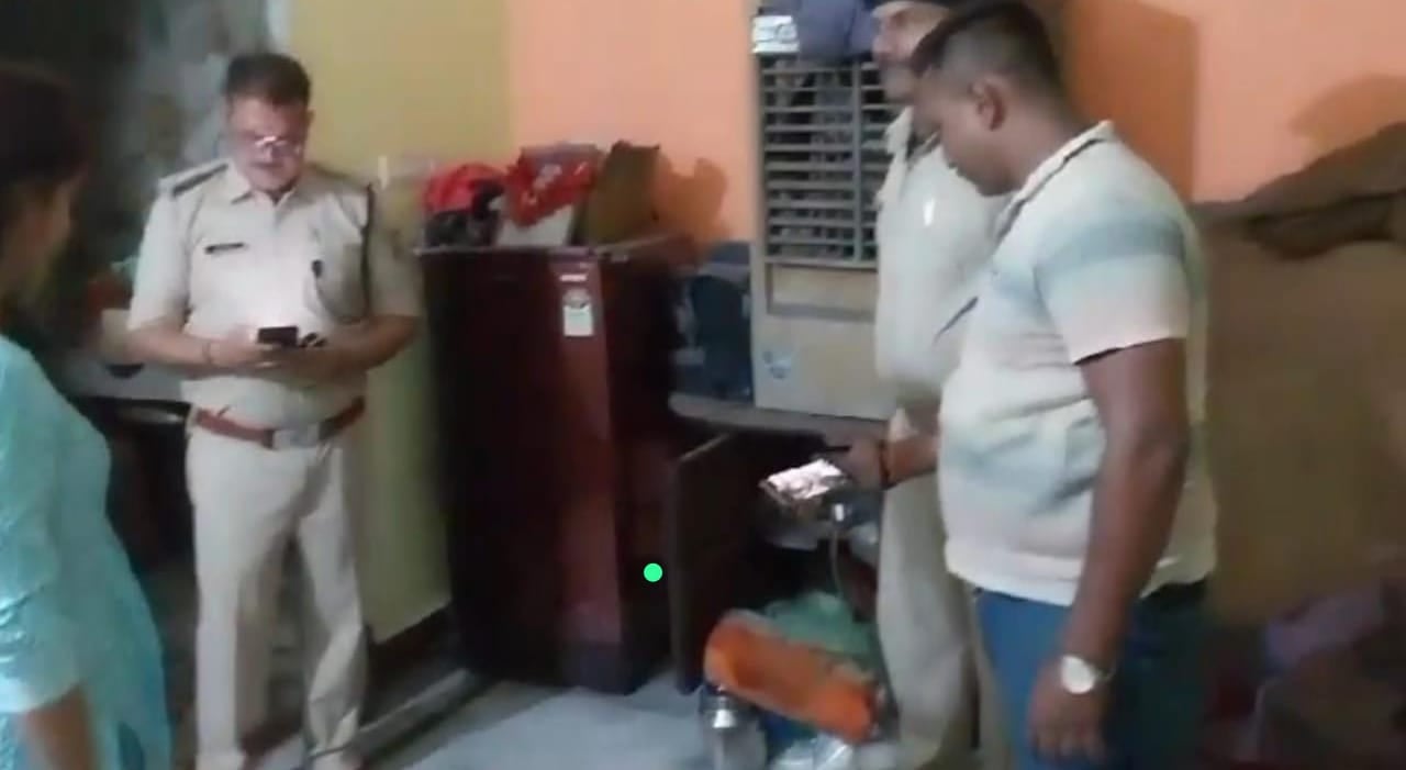 जमशेदपुर:नशे के खिलाफ कदमा पुलिस की बड़ी कार्रवाई, 20 किलो गांजा के साथ एक दिव्यांग तस्कर गिरफ्तार
