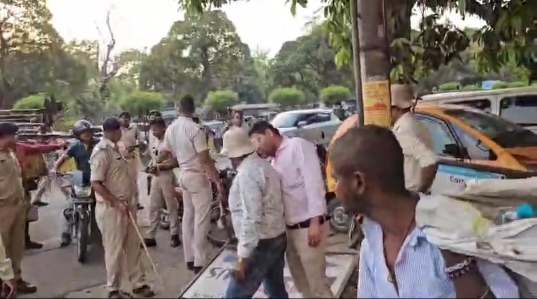 अतिक्रमण को लेकर जमशेदपुर जिला प्रशासन सख्त, साकची बाजार में चला अतिक्रमण मुक्त अभियान, अब सड़कों पर नहीं लगेगा जाम