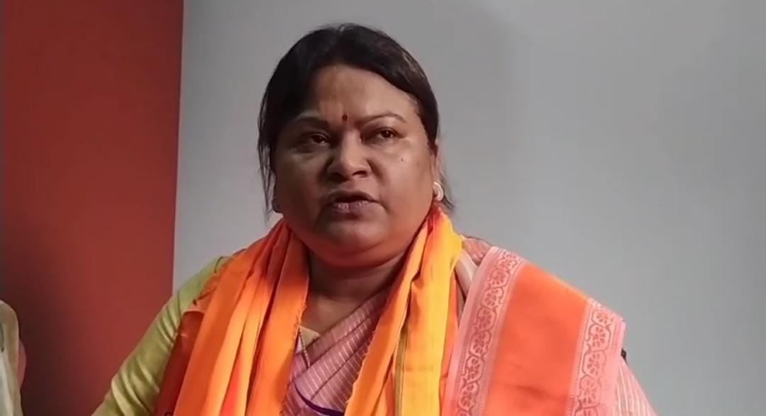 झामुमो के खिलाफ सीता सोरेन का जोरदार हमला, कहा पार्टी के नेता झारखंड को लूट रहे हैं बयान से राजनीतिक पारा चढ़ने के आसार