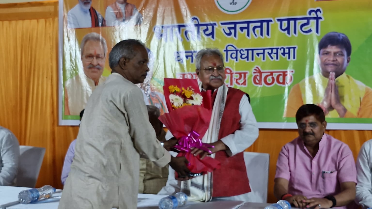धनबाद लोकसभा: प्रत्याशी बदले जाने के बाद दबे पांव बढ़ रही नाराजगी दूर करने में जुटी भाजपा!