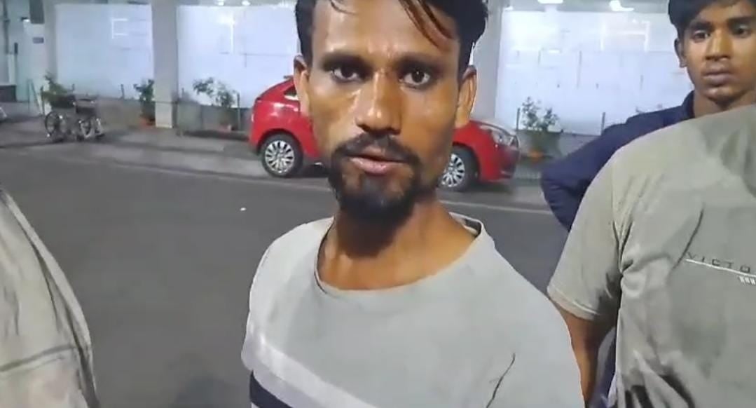 जमशेदपुर: आपसी रंजीश में एक युवक ने दूसरे के मुंह में मारी गोली, गंभीर हालत में अस्पताल में भर्ती, पढ़ें घटना की वजह