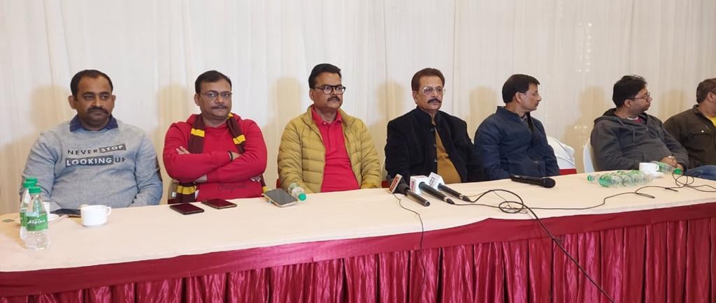 पेट्रोल पम्प बंदी से सरकार को 12 करोड का नुकसान, विधायक-सांसदों से मिलेगा एसोसिएशन