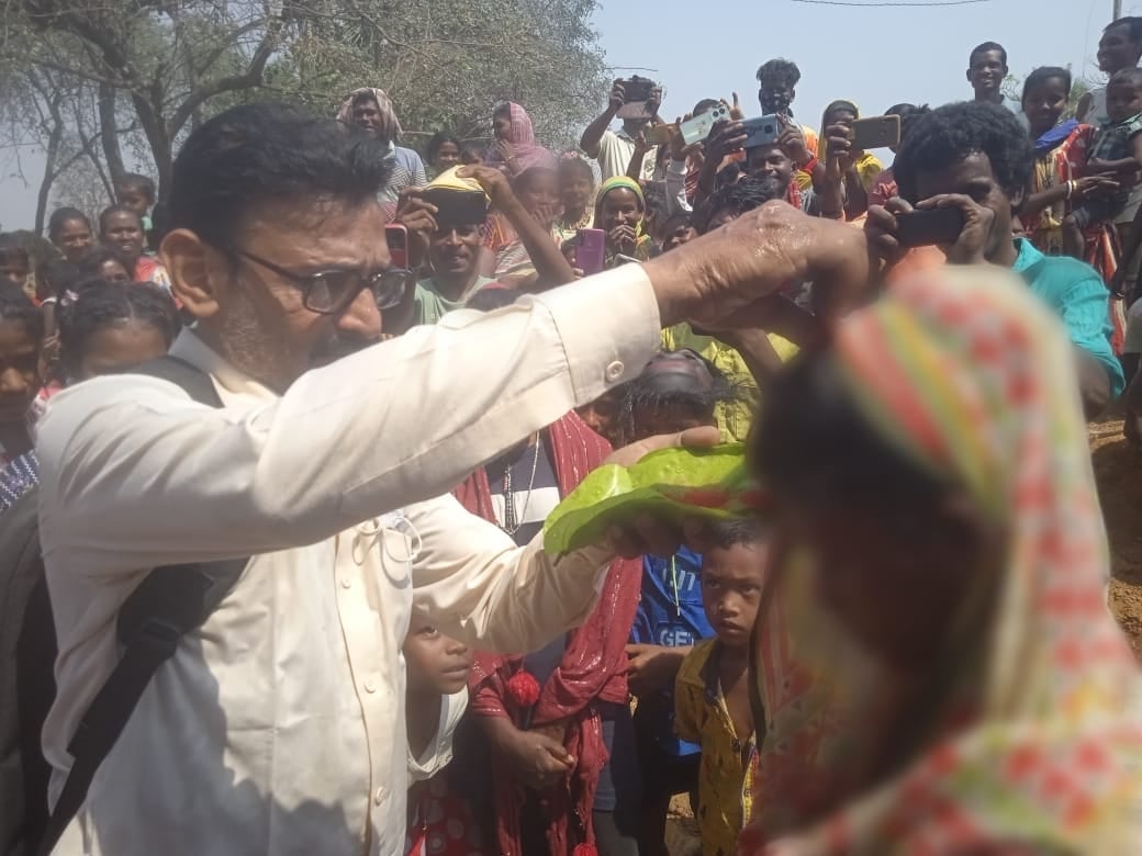 हे हरिनाथ.. हे जग्गन्नाथ ये क्या हो गया! 60 साल के बुड्ढे को 16 की लड़की से प्यार हो गया, फिर देखिए क्या हुआ