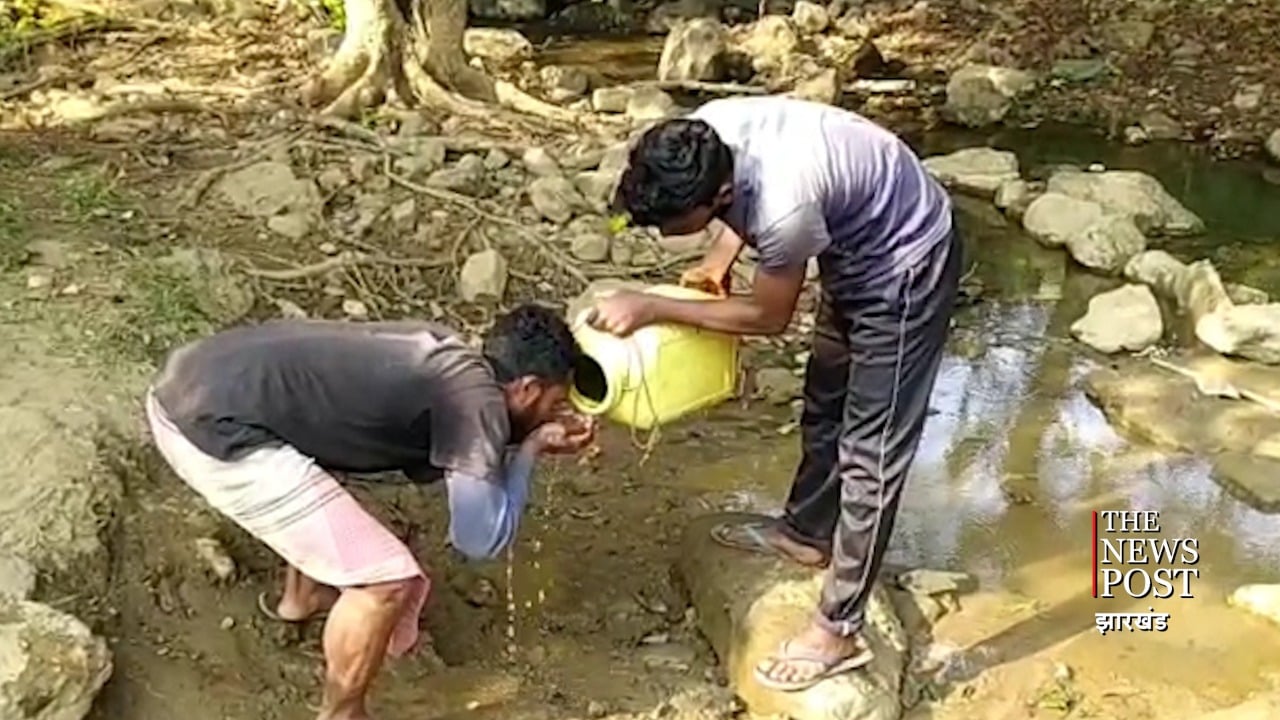 जानिए संताल परगना के विकास का हाल : न पीने का पानी, न स्कूल, एम्बुलेंस की जगह खाट-डोली से पहुंचते अस्पताल