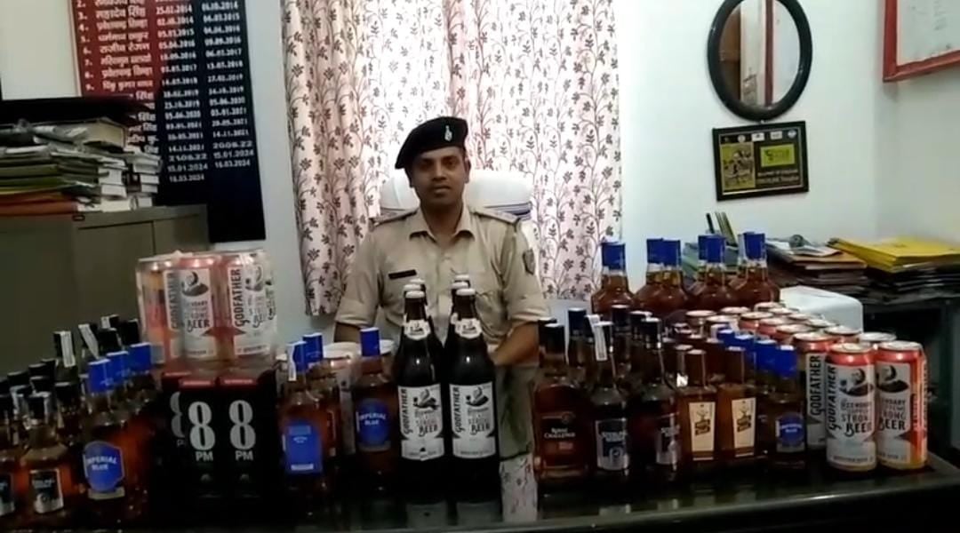 देवघर: किराना दुकान में बिकता था अवैध शराब, पुलिस ने छापेमारी कर भारी मात्रा में किया जब्त, पढ़ें कैसे हुआ खुलासा