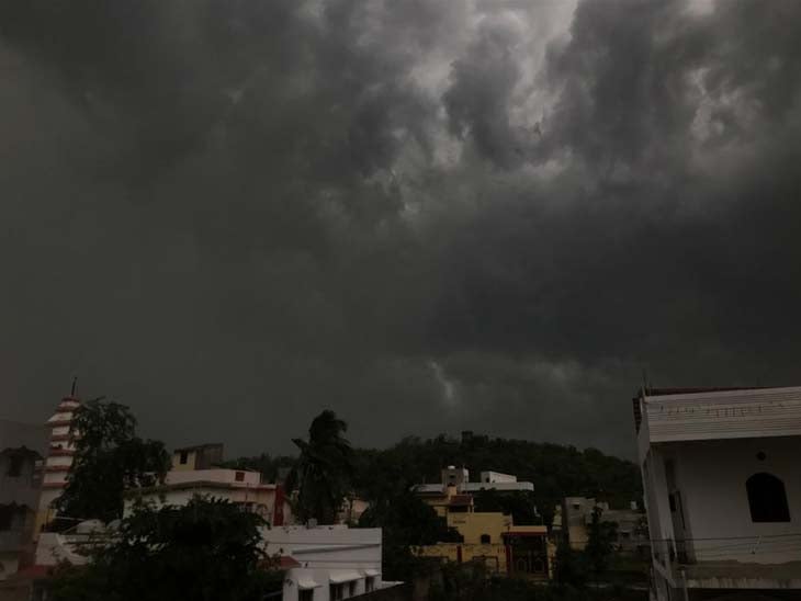 रांची में मौसम का बदला मिजाज, तेज हवा व हल्की बारिश से लोगों को मिली राहत