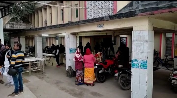 केबुल चोरी कर रहे चोरों पर सुरक्षा बलों ने की फायरिंग, एक घायल, दो गिरफ्तार