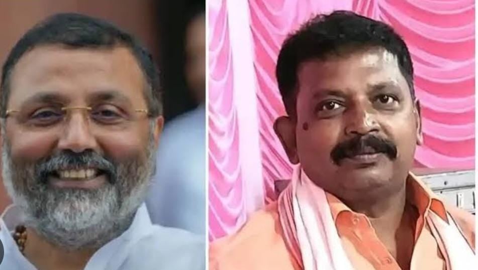 देवघर: बीजेपी के दो नेता वर्षों से हैं कट्टर दुश्मन! सोशल मीडिया में जमकर निकाल रहे हैं दुश्मनी, चुनाव परिणाम का अंजाम भगवान जाने