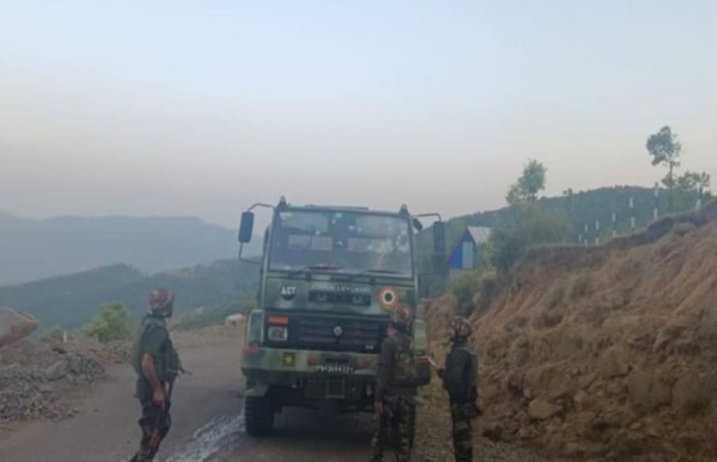 Poonch Terrorist Attack: जम्मू कश्मीर में सेना के काफिले पर आतंकी हमला, एक जवान शहीद, जानिए विस्तार से