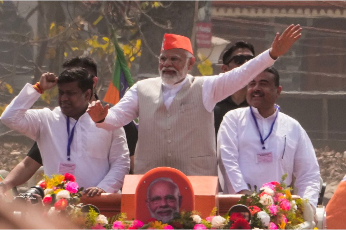 सोशल मीडिया पर पीएम मोदी का डांस करते वीडियो वायरल, ख़ुद पीएम ने भी किया शेयर, लोगों ने कहा- Coolest PM ever