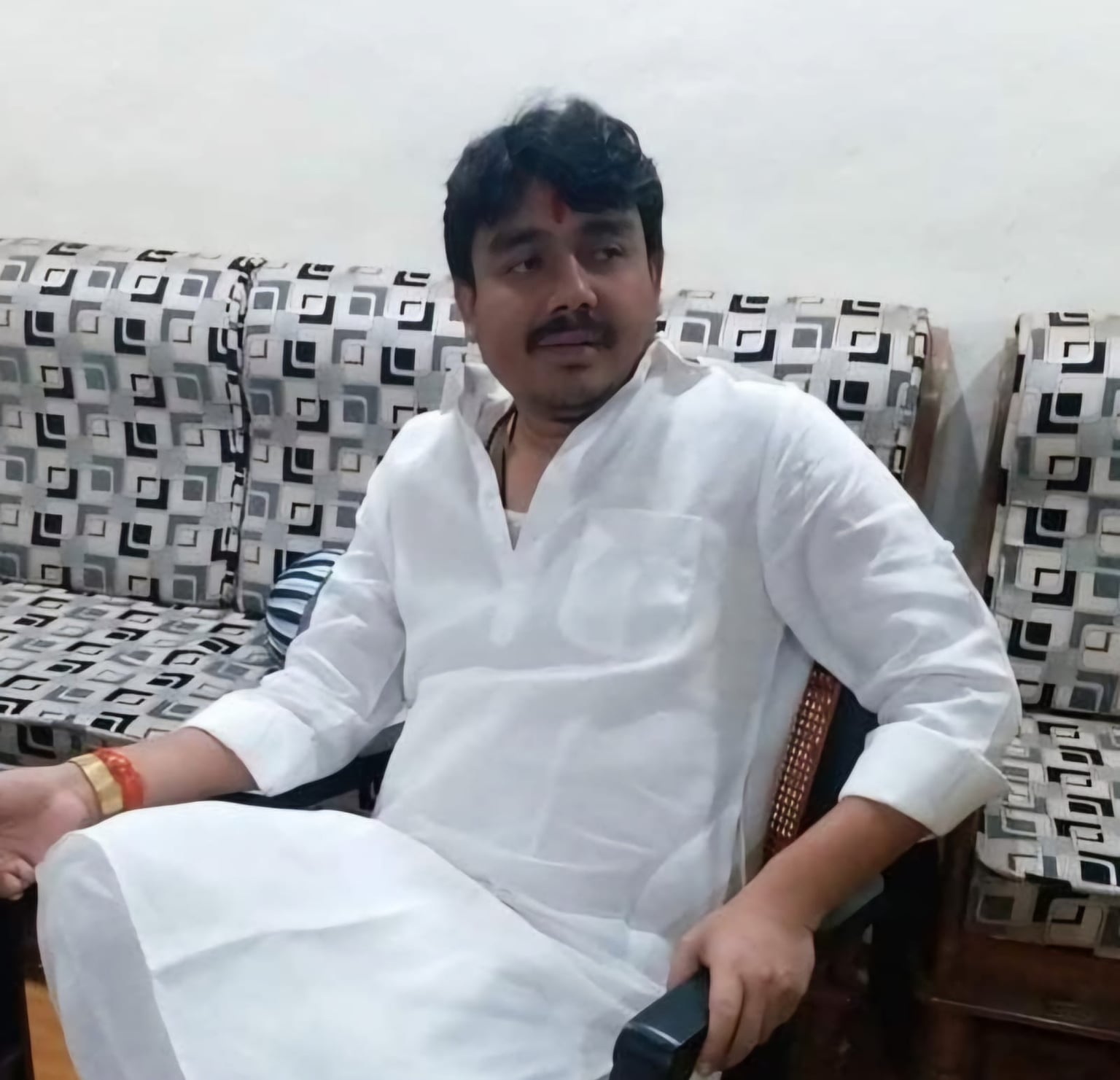 Election 2024: कभी निशिकांत के करीबी रहे अभिषेक झा अब इनके ही खिलाफ लड़ेंगे चुनाव,गोड्डा लोकसभा क्षेत्र से 14 मई को करेंगे नामांकन