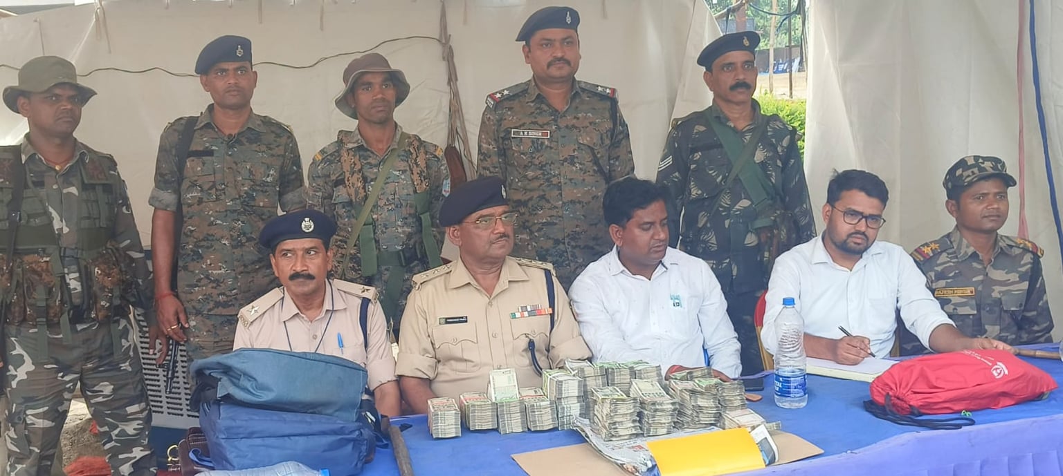 BIG BREAKING: ED की कार्रवाई के बाद अफरा-तफरी, ठिकाने तो नहीं लगाए जा रहे पैसे! अब रामगढ़ में इनोवा से 46 लाख मिले