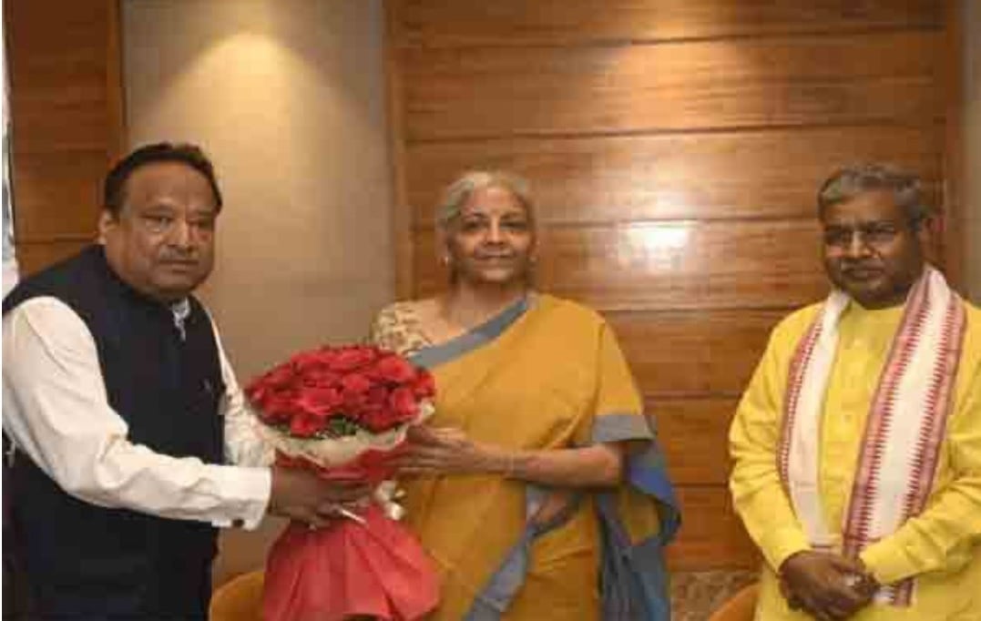 Big News : क्या बीजेपी में घुसने के जुगाड़ में हैं कारोबारी विष्णु अग्रवाल! मनी लॉन्ड्रिंग केस में ईडी ने गिरफ्तार कर भेजा था जेल, ये photo हो रहा वायरल