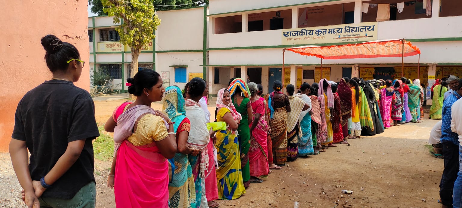 Jharkhand loksabha Election-चार लोकसभा के 45 प्रत्याशियों की किस्मत मतपेटियों में कैद, मतदान में तीन से चार फीसदी की गिरावट