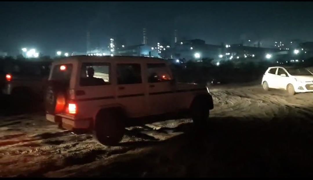 Crime News : टाटा स्टील प्लांट में पत्थर से कूचकर चालक की हत्या, सुरक्षाकर्मी की गोली से युवक की मौत, प्लांट में मचा हड़कंप