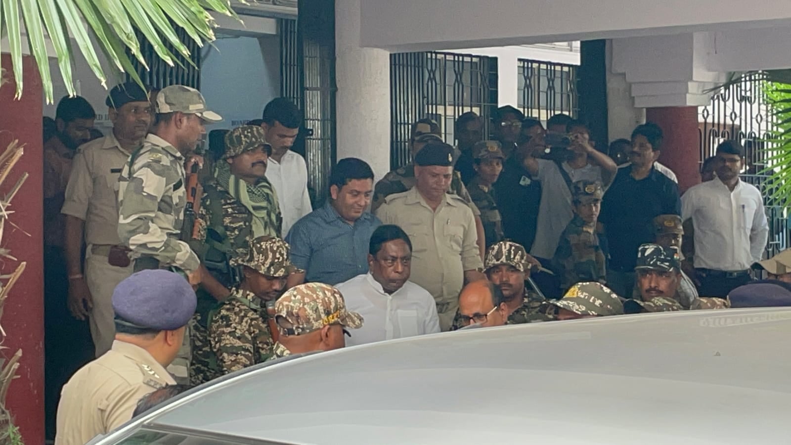 Alamgir Alam: जमींदार से मंत्री तक का सफर,अब होटवार में बीती रात,क्या हेमन्त से हुई मुलाकात