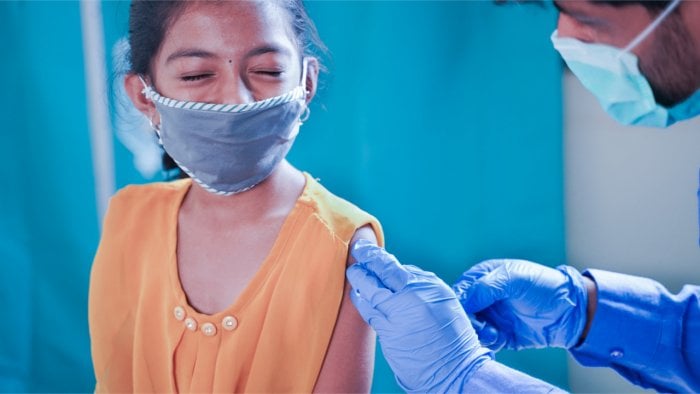 देश में 12 से 18 साल के बच्चों के लिए मिली वैक्सीन की मंजूरी, emergency में दी जाएगी वैक्सीन
