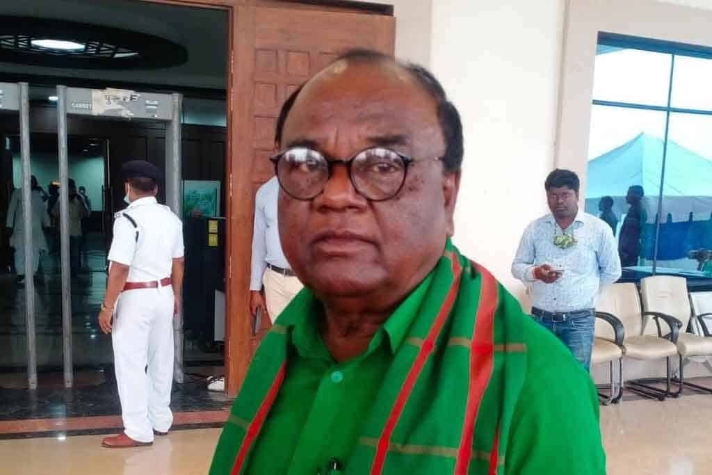 Big Breaking: लोबिन हेम्ब्रम को JMM ने 6 वर्षों के लिए पार्टी से किया निष्कासित