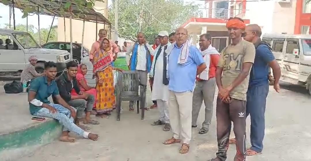 Breaking News:गिरिडीह में अवैध माईका खनन के दौरान धंसा चाल, 2 महिलाओं की मौत, शव लेकर भाग रहे थे धंधेबाज, पढ़ें आगे क्या हुआ