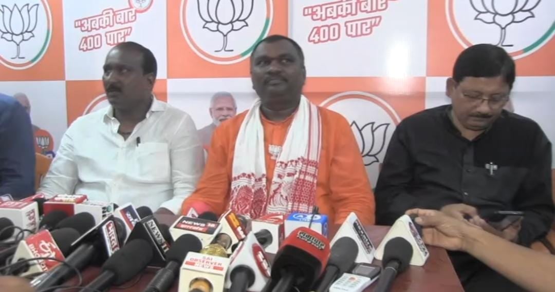 LS Election 2024: अमर बाउरी ने पूर्वी सिंहभूम के सभी JMM विधायकों पर टेंडर मैनेज का लगाया आरोप, पढ़ें  विधायक मंगल कालिंदी ने क्या कहा