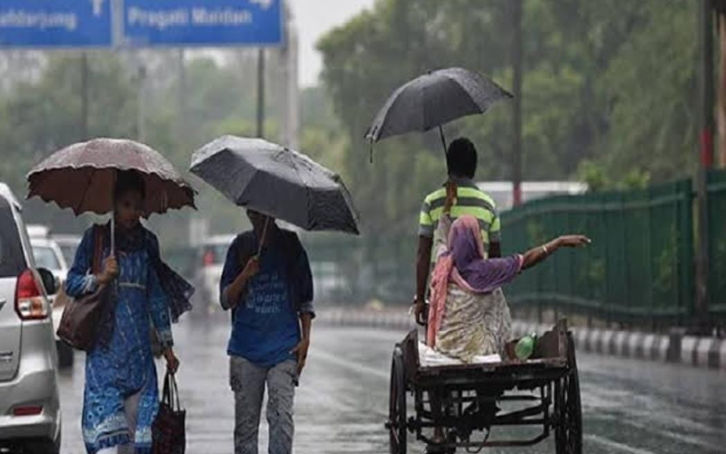 Weather Alert: बंगाल में उठा चक्रवात झारखंड में दिखायेगा असर, अगले चार दिनों तक होगी झमाझम बारिश, आंधी को लेकर अलर्ट