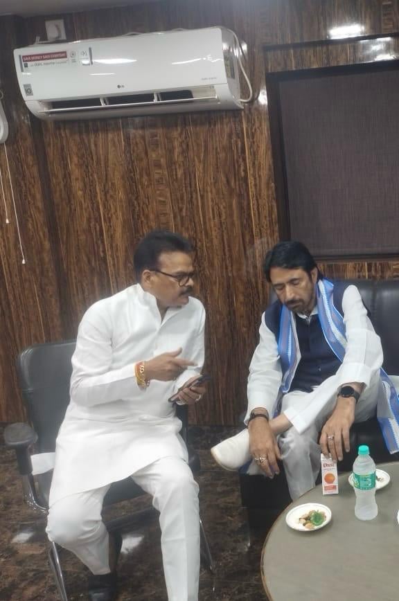 DHANBAD LS :झारखंड कांग्रेस की भारी भरकम टीम के साथ अशोक सिंह की हुई मंत्रणा