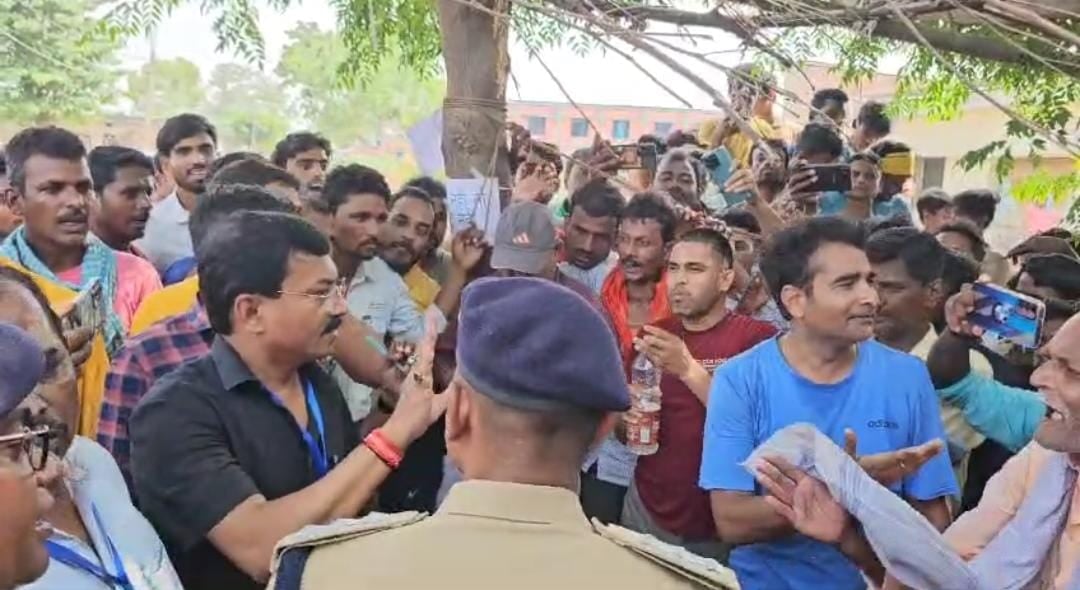 Bihar LS Election: शिवहर में लोगों ने किया वोट बहिष्कार!  सड़क के अभाव में दो बूथ पर 2 हजार लोगों ने नहीं दिया वोट