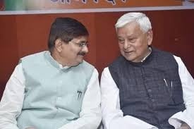 धनबाद भाजपा : बिजली-पानी तो बहाना था,असली निशाना तो पी एन सिंह और राज बाबू थे!