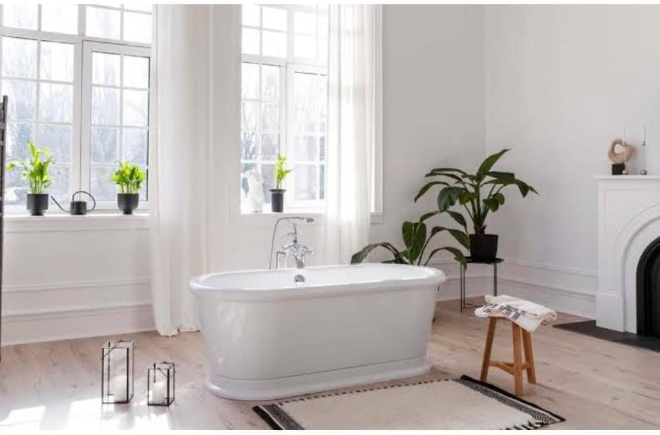 गर्मियों में बाथरुम की घुटन और बदबू से हैं परेशान, तो इन स्मार्ट टिप्स से बाथरुम को रखे ठंडा