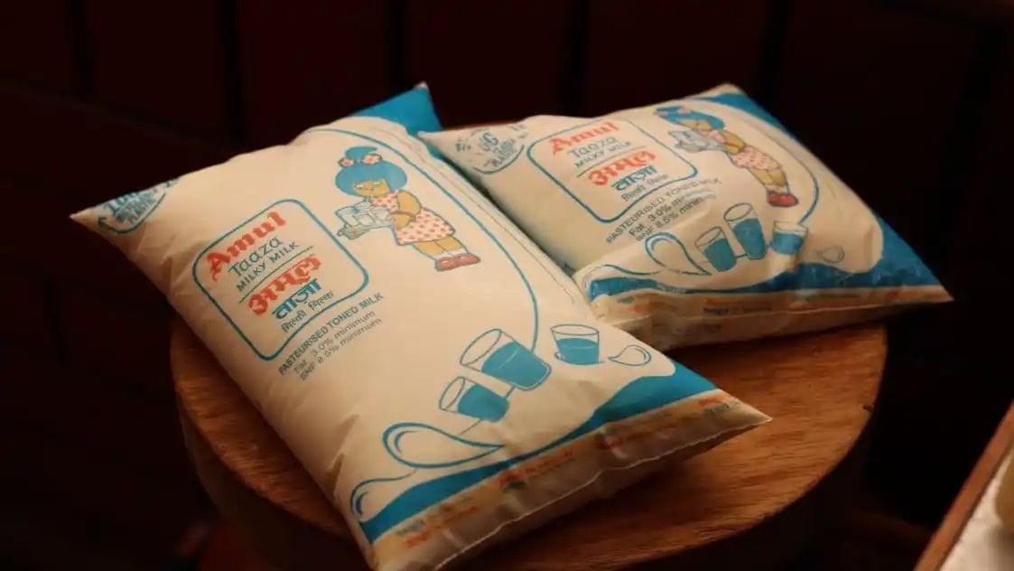 Amul Milk Price: अमूल दूध के दाम में प्रति लीटर दो रुपए की वृद्धि,जानिए क्या दिया गया है तर्क