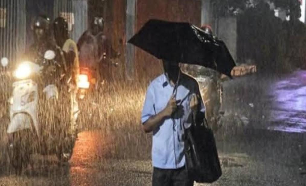 Weather Forecast:झारखंड में आज भी होगी झमाझम बारिश लेकिन अधिकतम तापमान में नहीं आएगी गिरावट, पढ़े अपने जिले का हाल