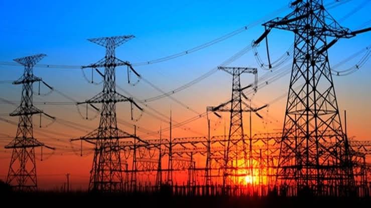 फूल की कली से भी कमज़ोर है झारखंड में बिजली व्यवस्था, हल्की सी आंधी और बारिश में हो जाती है गुल