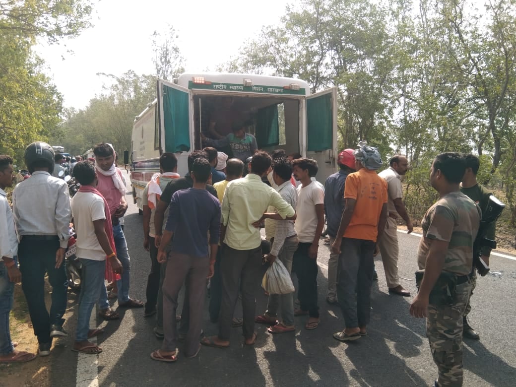 यातायात नियम का पालन नहीं करना मजदूर को पड़ा भारी, सड़क दुर्घटना में गंभीर रूप से हुआ घायल